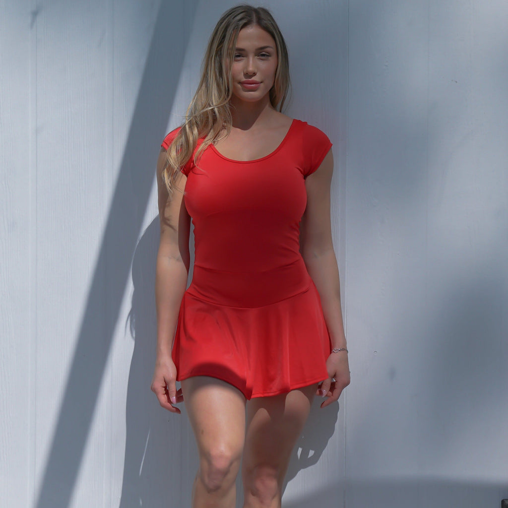 Vestido corto rojo con minicorte incorporado - Rojo